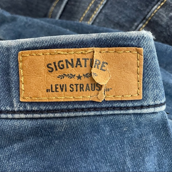 Signature By Levi’s Jogger Blue Jeans Pull On Crop Rolled Cuff Size 12 W31 EUC - Picture 5 of 9